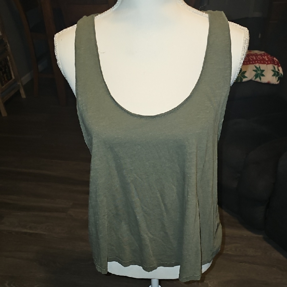 H&M Olive Green Women's flowy tank top. Sz Large. BASIC